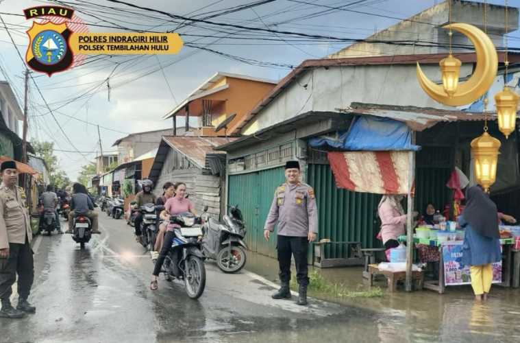 Polsek Tembilahan Hulu Tingkatkan Pengamanan Pasar Ramadhan di Jalan Kayu Jati