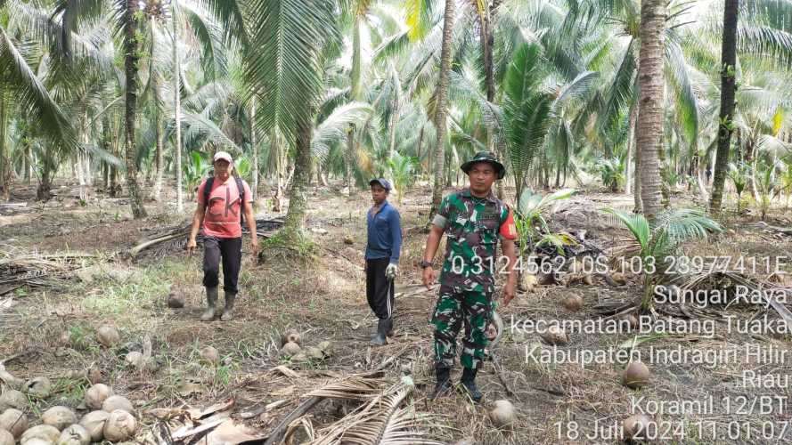 Serka Hepi Martison Lakukan Sosialisasi Karhutlah kepada Petani