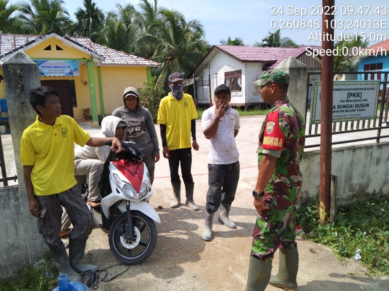 Serda Syafrijon Babinsa Koramil 12/Batang Tuaka Sosialisasi Perorangan