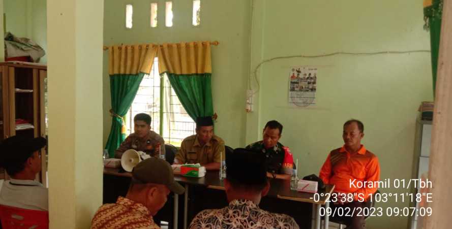 Sertu M.Yassin Bersama Kelurahan Lakukan Rapat Pembinaan Masyarakat