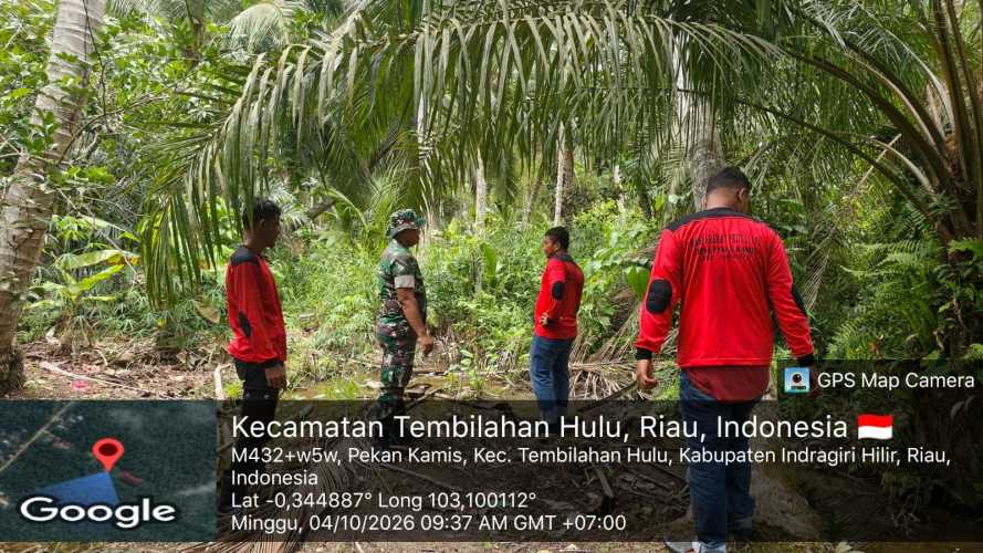 Dedikasi Babinsa Koramil 01/Tbh Menjaga Tapal Batas di Desa Pekan Kamis
