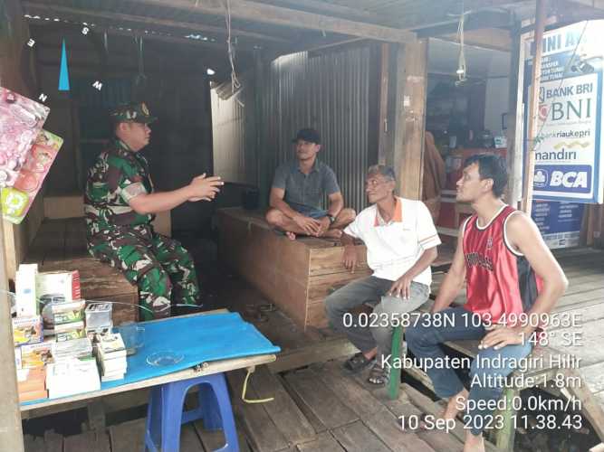 Babinsa Membina Hubungan warga dengan Saling Melengkapi