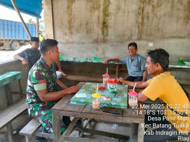 Babinsa Batang Tuaka Lakukan Dialog Interaktif Atasi Masalah Warga