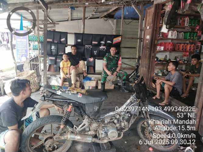 Babinsa Kopda Hendri Fokus pada Menjaga Wilayah dari Gangguan Kamtibmas