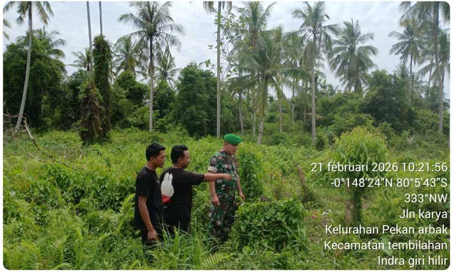 Babinsa Pekan Arba Intensifkan Patroli Tapal Batas, Ciptakan Kondisi Sosial Kondusif