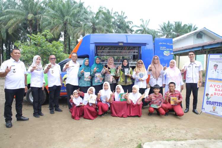 Bunda Literasi Kabupaten Asahan  Tinjau Layanan Perpustakaan Keliling