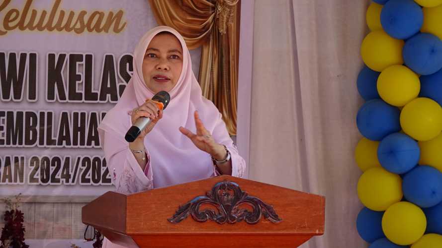 Bunda Literasi Inhil Hj. Katerina Susanti Hadiri Pelepasan Siswa Kelas 6 SDN 009 Tembilahan, Ajak Anak Terus Belajar dan Raih Cita-Cita