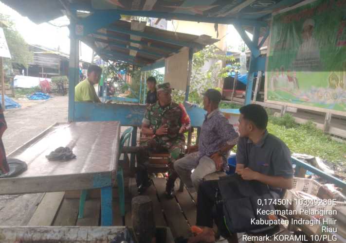 Babinsa Mengajak Warga Meningkatkan Ketaqwaan di Bulan Ramadhan