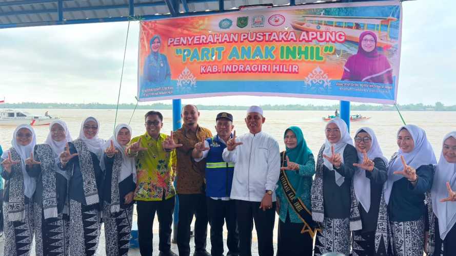 General Manager Pelindo Regional 1 Tembilahan Sambut Hadirnya Pustaka Apung, Perkuat Literasi Masyarakat Pesisir