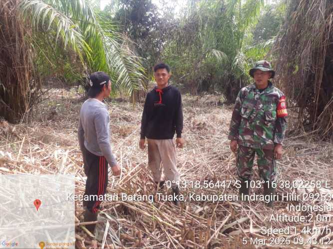 Patroli Intensif Cegah Karhutla, Koramil 12/Btk dan Warga Sungai Piring Jaga Lingkungan