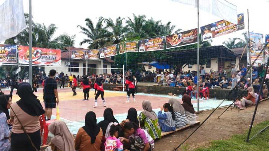 Turnamen Volly Ball Kapolsek Kemuning Cup I 2026 Berlanjut, Desa Limau Manis Dominasi Pertandingan