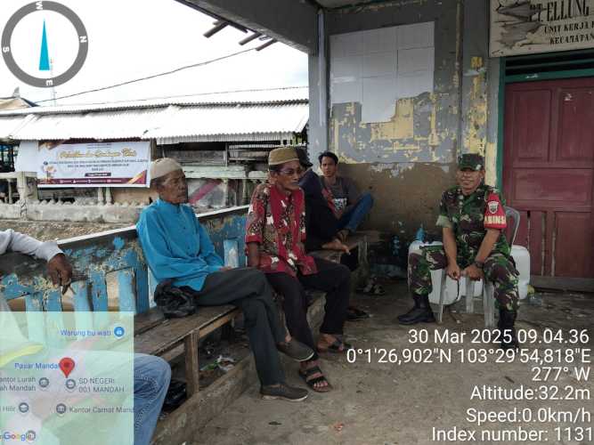 Disuasana Mudik,Babinsa Mandah Gencar Sosialisasikan Kamtibmas