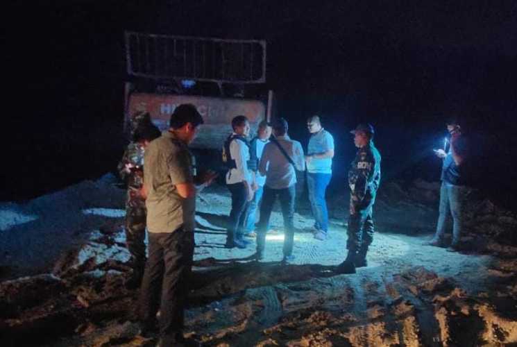 TNI Polri Gerebek Tambang Galian C Ilegal di Kampar, Operator Alat Berat Ditangkap