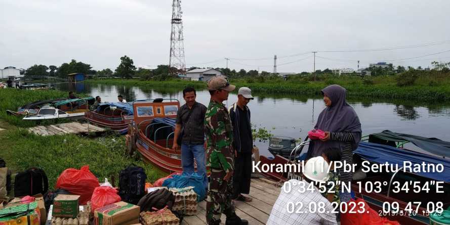 Sertu Ratno Sosialisasikan Keselamatan Kepada Pelabuhan Penumpang