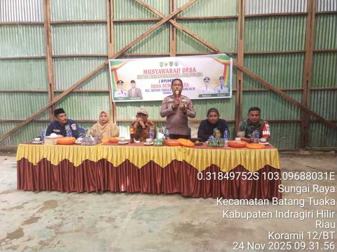 Babinsa Sungai Raya Serka Hepi Martison Mengikuti Rangkaian Kegiatan Desa