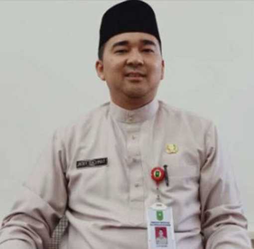 Kadisnaker Provinsi Riau Bantah Bela Perusahaan  Penahan Ijazah Naker