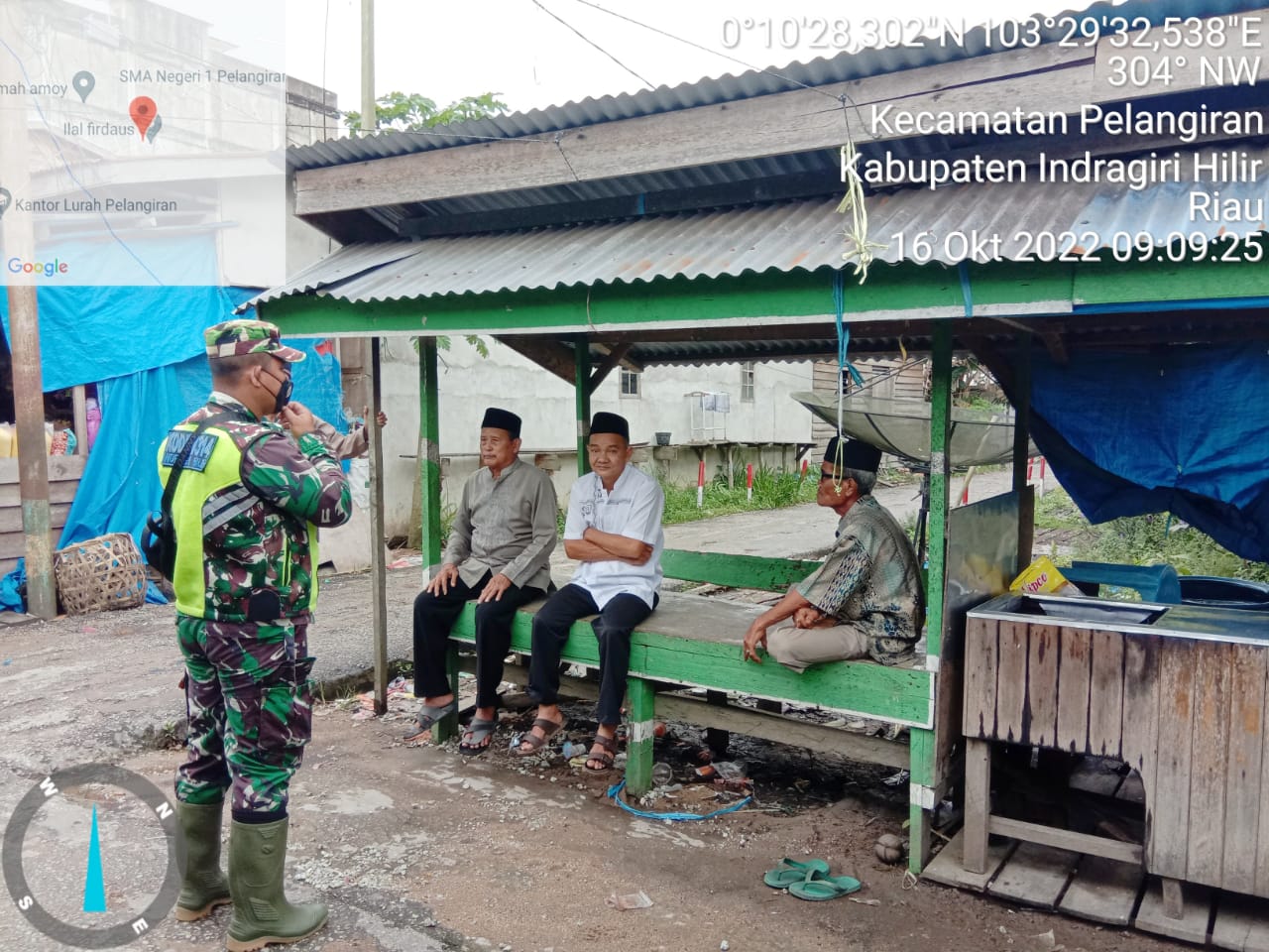 Serda Erik Arianto Sibarani Babinsa Koramil 10/Pelangiran Kedepankan Kebersihan Pasar