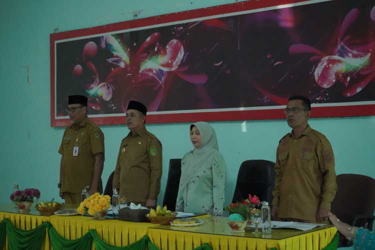 Didampingi Ketua Tim Pembina Posyandu, Bupati Inhil Buka Rakor Pembentukan Tim Pembina Posyandu Kabupaten