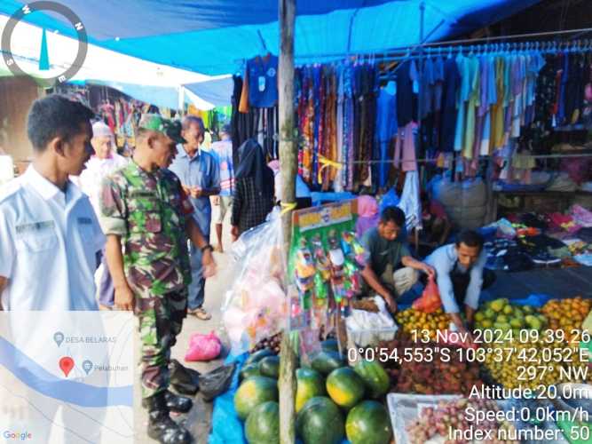 Babinsa Belaras Lakukan Patroli Teritorial di Masa Pilkada