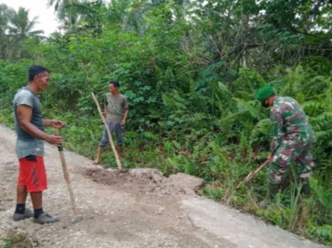 Kopda Hutrizahroni Goro Perbaikan dan Perawatan Jalan Berlubang