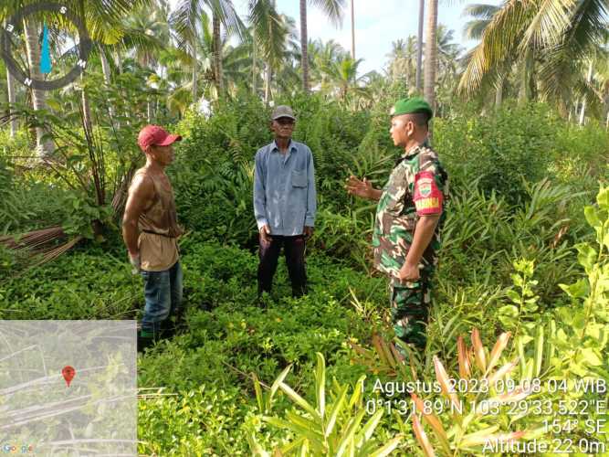 Babinsa Munculkan Semangat Pagi dalam Lakukan Patroli Karhutlah