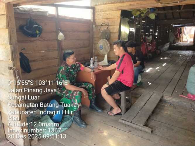 Babinsa Serka Syamsir Dorong UMKM Perkebunan Warga Sungai Luar Lewat Komduk Humanis