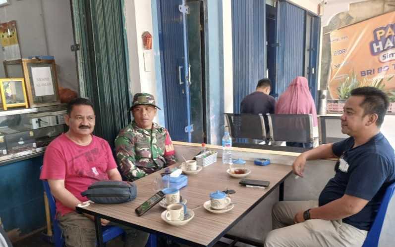 Babinsa menjaga silaturahmi melalui Jumat Komduk Terpadu