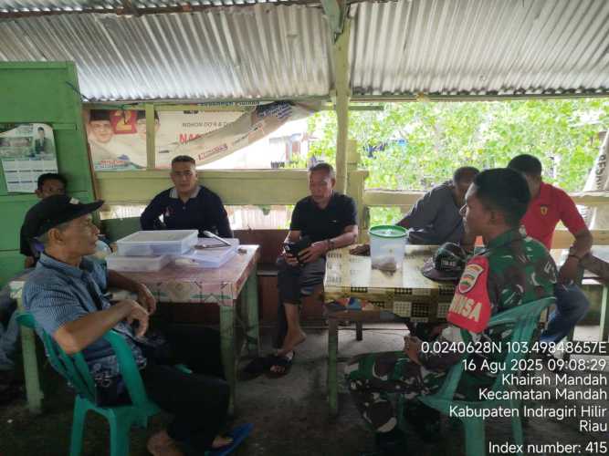 Babinsa Koramil 08/Mandah Aktif Jalin Komunikasi Sosial, Ajak Warga Meriahkan HUT RI ke-80