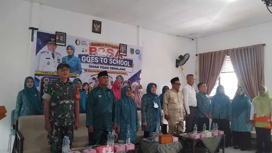 Babinsa Sungai Piring Mendampingi Pembukaan Kampanye B2SA Goes To School di SMAN Tuah Gemilang