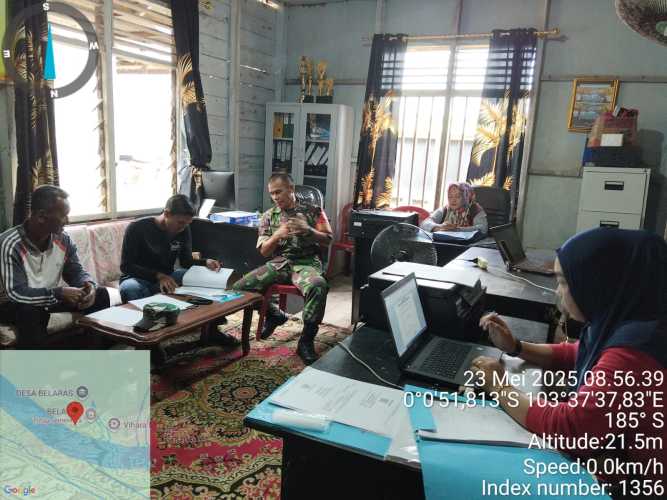 Babinsa Serma H. Situmorang Jalin Komunikasi Harmonis dengan Aparatur Desa