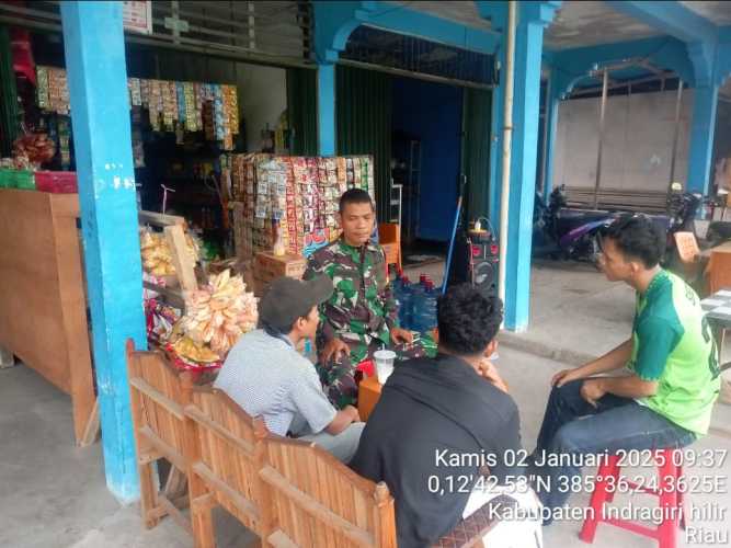 Babinsa Koramil 11/PBR Perkuat Kekompakan Warga Desa Ringin Jaya