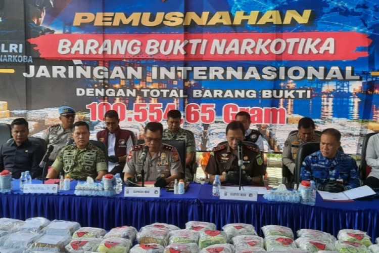 Polda Riau Musnahkan 100 Kilogram Lebih Narkotika Jaringan Internasional