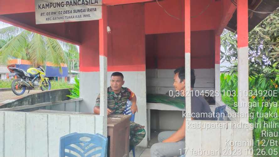 Di Kampung Pancasila, Babinsa Membina Pemuda Desa