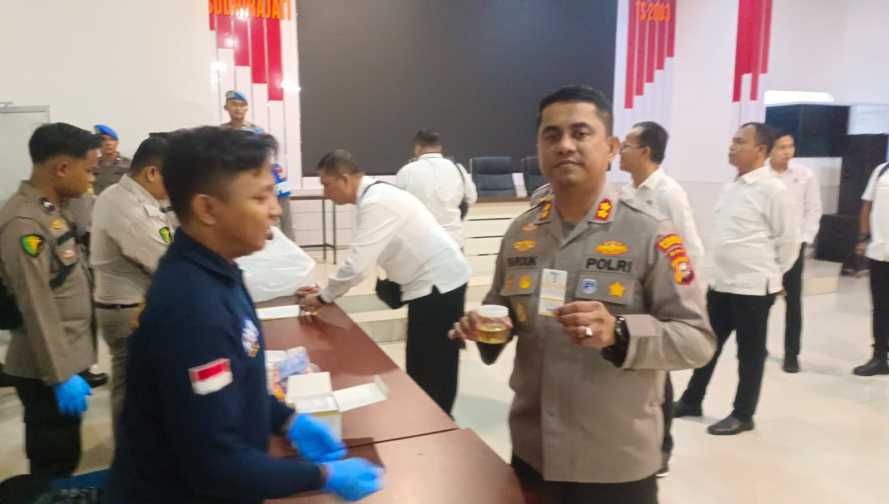 Polres Inhil Tegakkan Disiplin: Tes Urine hingga Cek Judi Online,di lapangan dan di Aula Rekonfu Polres inhil