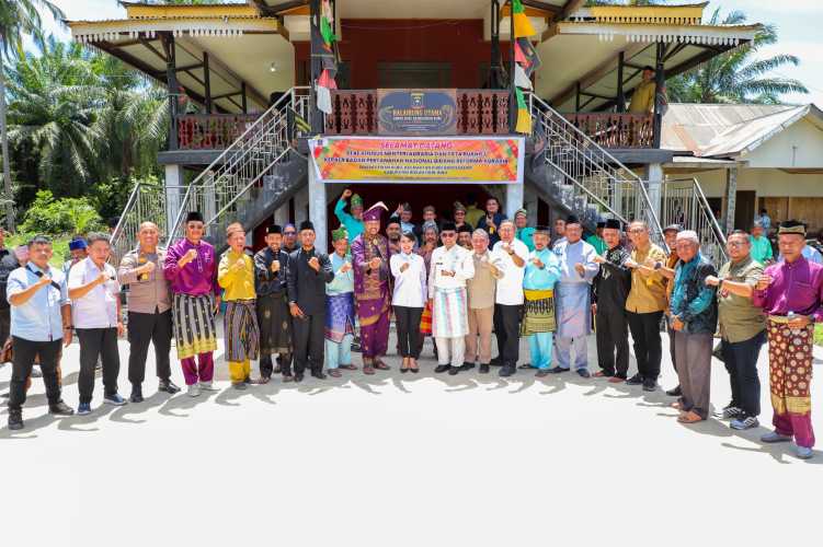 Staf Khusus Menteri ATR/Kepala BPN bersama Kakanwil BPN Provinsi Riau Monitoring Kepatuhan Pendaftaran Tanah Ulayat di Kubu, Rokan Hilir