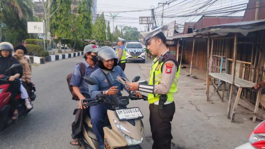 Satlantas Polres Inhil Gelar Strong Point Pagi, Pastikan Arus Lalu Lintas Tetap Lancar dan Kondusif