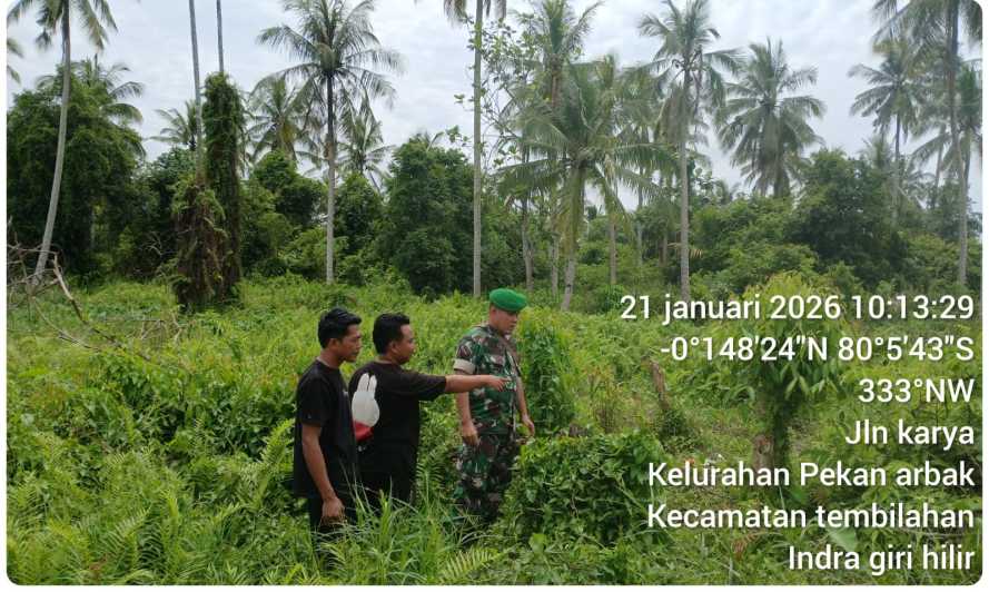 Babinsa Kelurahan Pekan Arba  Menjaga Tapal Batas wilayah dari Potensi Sengketa Agraria