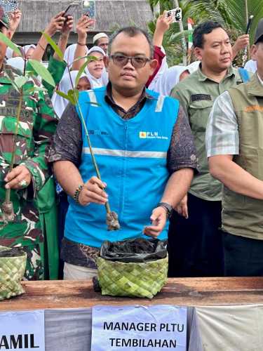 PLN Nusantara Power Services PLTU Tembilahan Berpartisipasi dalam Aksi Penanaman 1000 Pohon Mangrove Peringatan Hari Mangrove Sedunia 2025