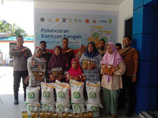 Sinergi Aparat dan Pemerintah Daerah dalam Peluncuran Bantuan Pangan di Tembilahan