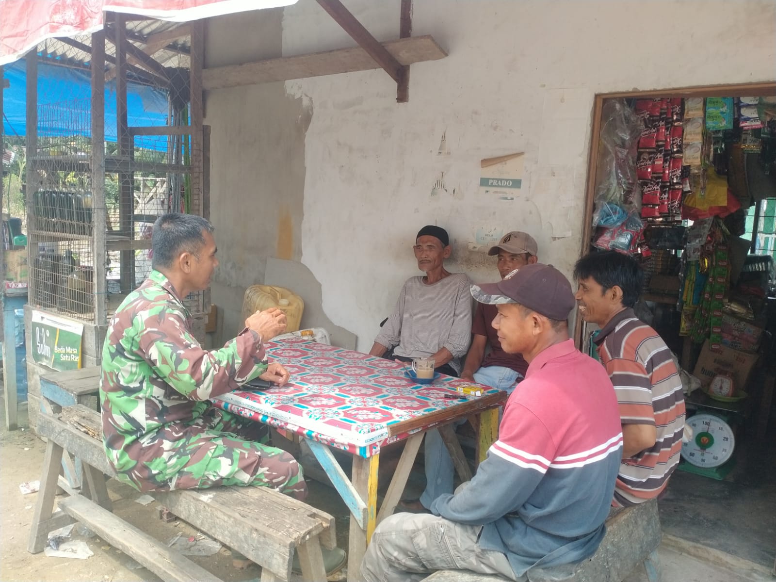 Babinsa Sialang Bersama warga Bahas Antisipasi Banjir Jelang Musim Hujan