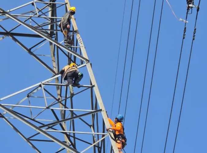 Listrik di Riau Kembali Normal 100 Persen, Perjuangan Nonstop Petugas PLN Berhasil