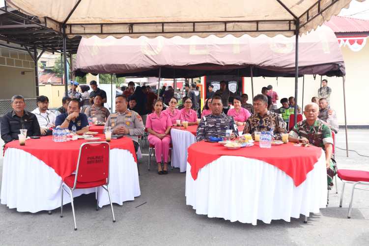 Polres Batu Bara Ikuti Zoom Meeting Kapolri dan Laksanakan Gerakan Pangan Murah Bersinergi dengan Perum Bulog