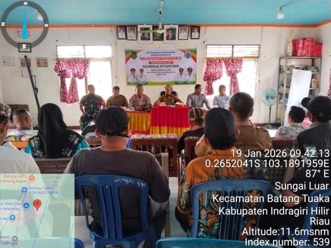 Babinsa Sungai Luar Berperan Serta Musrebang dan Rembuk Stunting Tingkat Desa