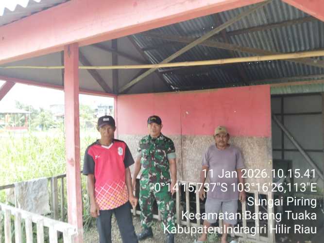 komduk Babinsa Batang Tuaka mewaspadai gelombang pasang air laut