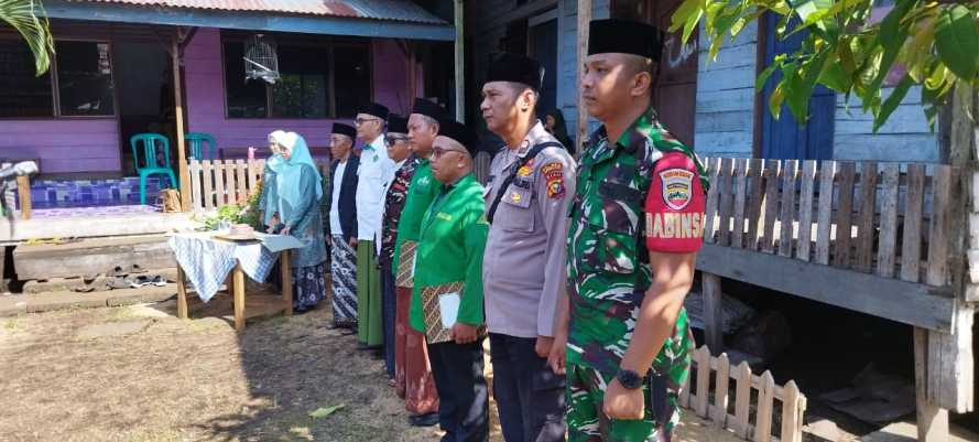 Personil Koramil Pulau Burung Mengikuti Upacara Hari Santri Ke -10