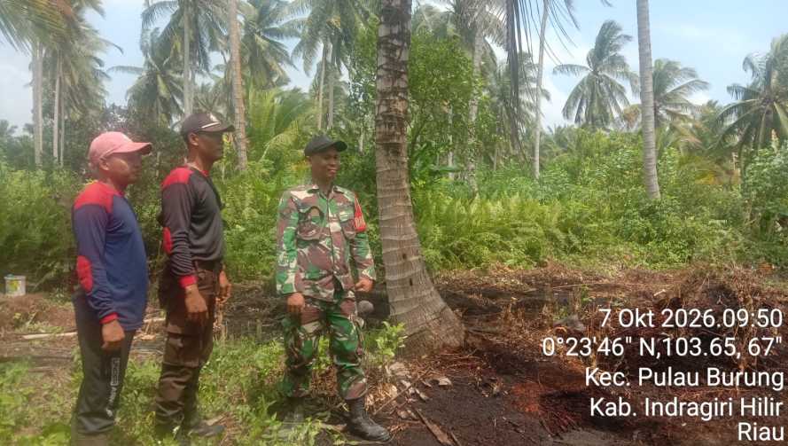 Babinsa Pulau Burung Patroli Tapal Batas, TNI dan Warga Bersatu Jaga Perbatasan