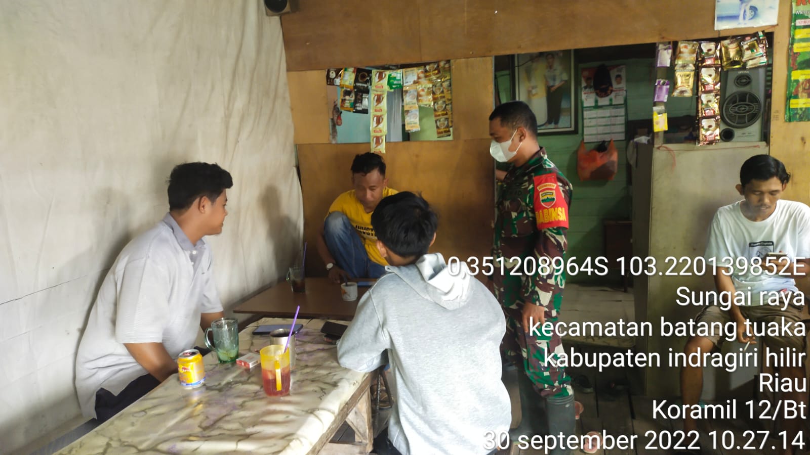 Sertu Hepi Martison Babinsa Koramil 12/Batang Tuaka Kodim 0314/Inhil Lanjutkan dedikasinya kepada Warga