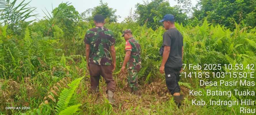 Babinsa Sungai Luar Gelar Patroli dan Himbauan Ramah Lingkungan