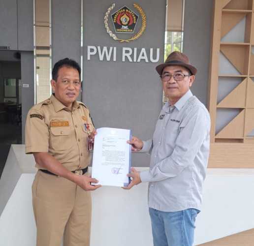 PWI Riau Terima Surat Dukungan Resmi Untuk HPN 2025 Oleh Pemprov Riau