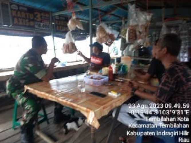 Babinsa kota Serda Suratno lakukan pembinaan terhadap warga